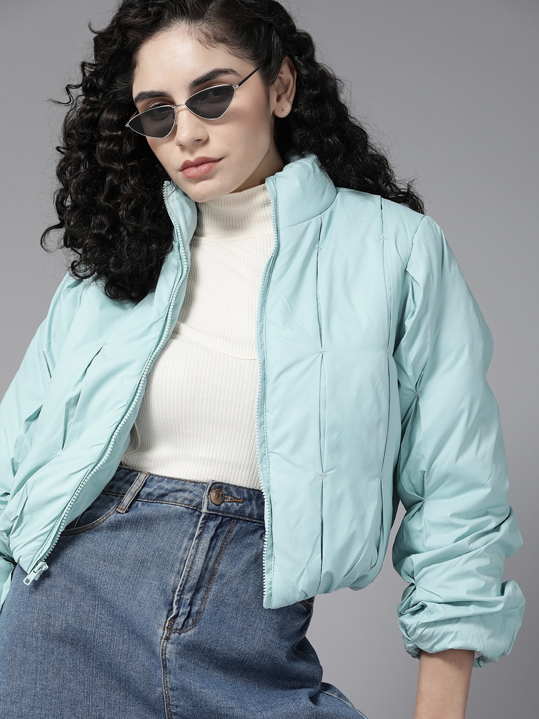 

The Roadster Lifestyle Co. Women Blue Solid Pleated Bar-Tack Detail Crop Puffer Jacket