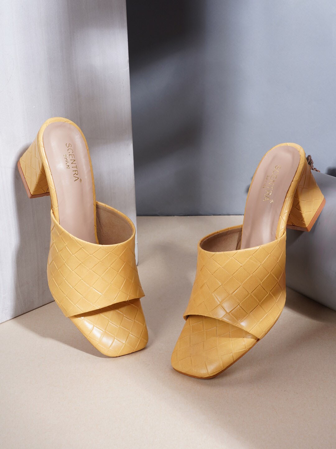 

SCENTRA Mustard Party Block Peep Toes