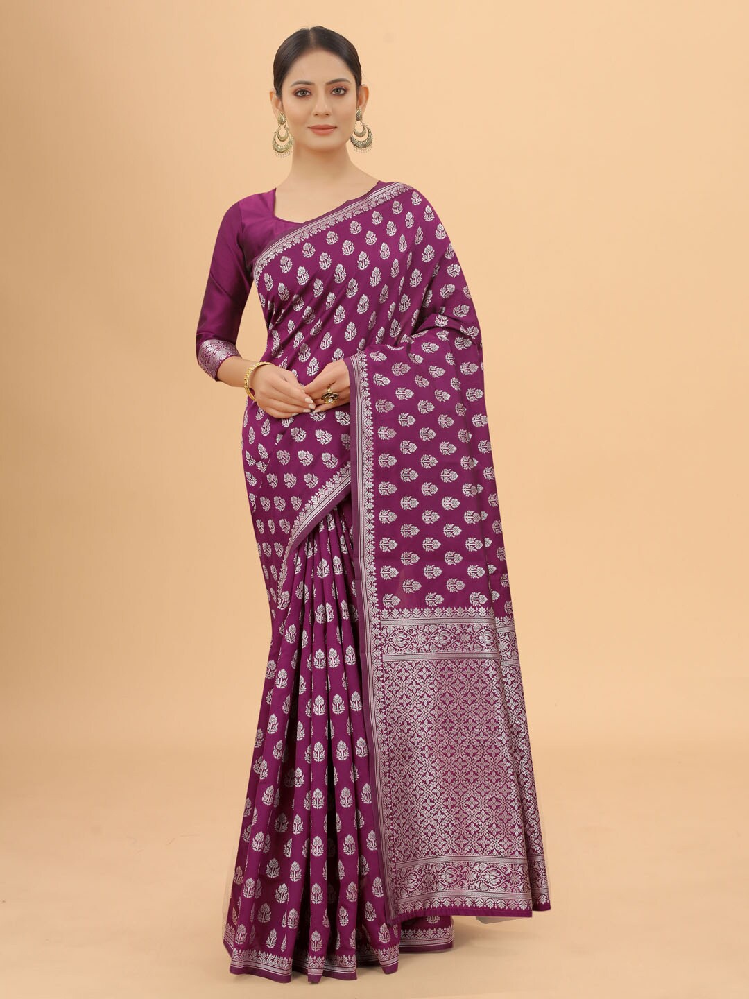 

WELL WORN Purple & Gold-Toned Woven Design Zari Silk Cotton Banarasi Saree