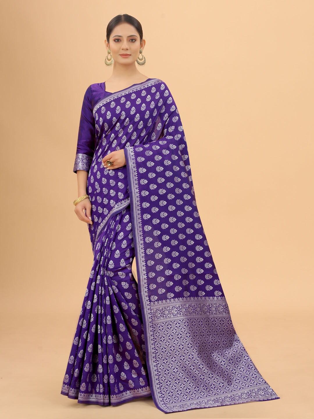 

WELL WORN Purple & Silver-Toned Woven Design Zari Silk Cotton Banarasi Saree