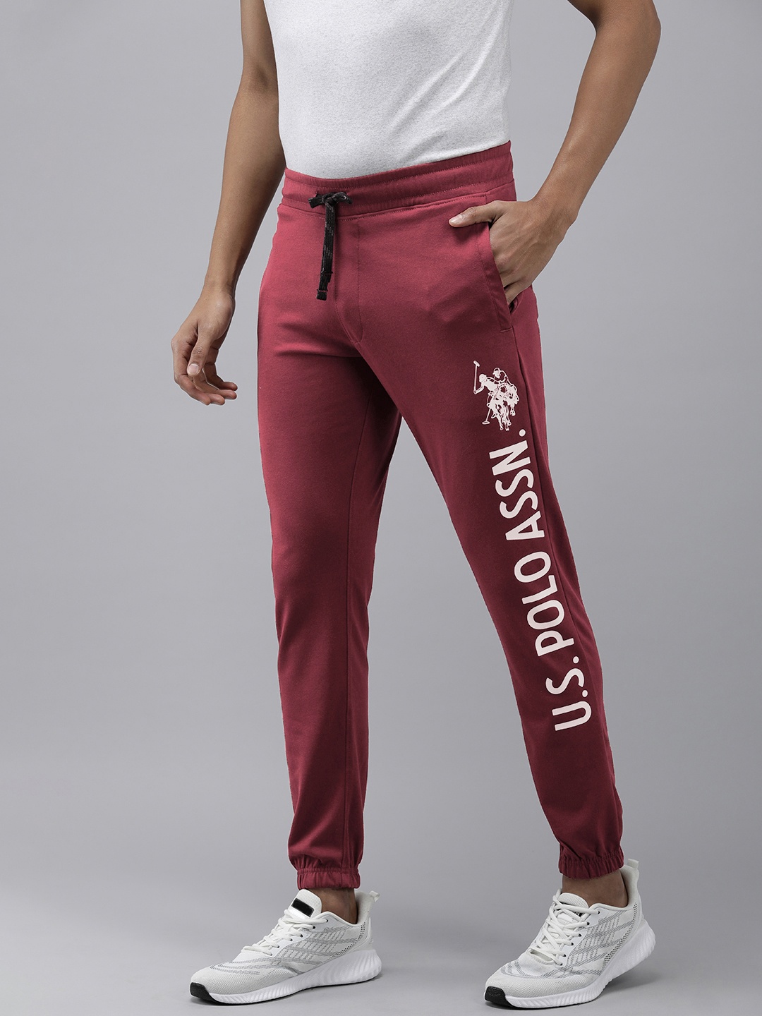 

U.S. Polo Assn. Men Brand Logo Printed Mid Rise Jogger, Maroon