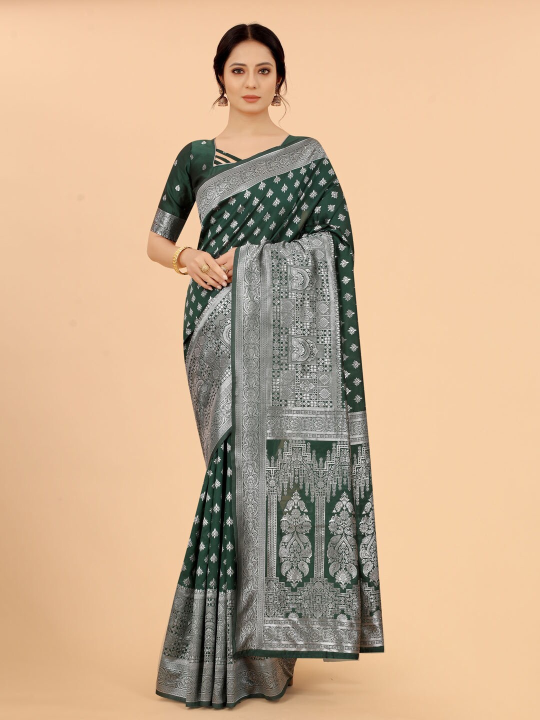 

WELL WORN Green & Silver-Toned Woven Design Zari Silk Cotton Banarasi Saree