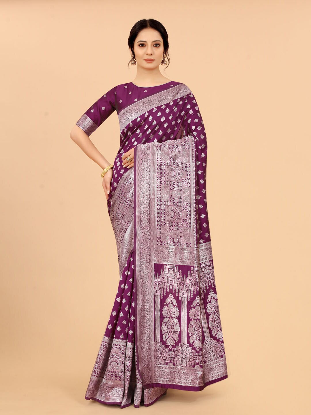 

WELL WORN Women Purple & Silver-Toned Woven Design Zari Silk Cotton Banarasi Saree