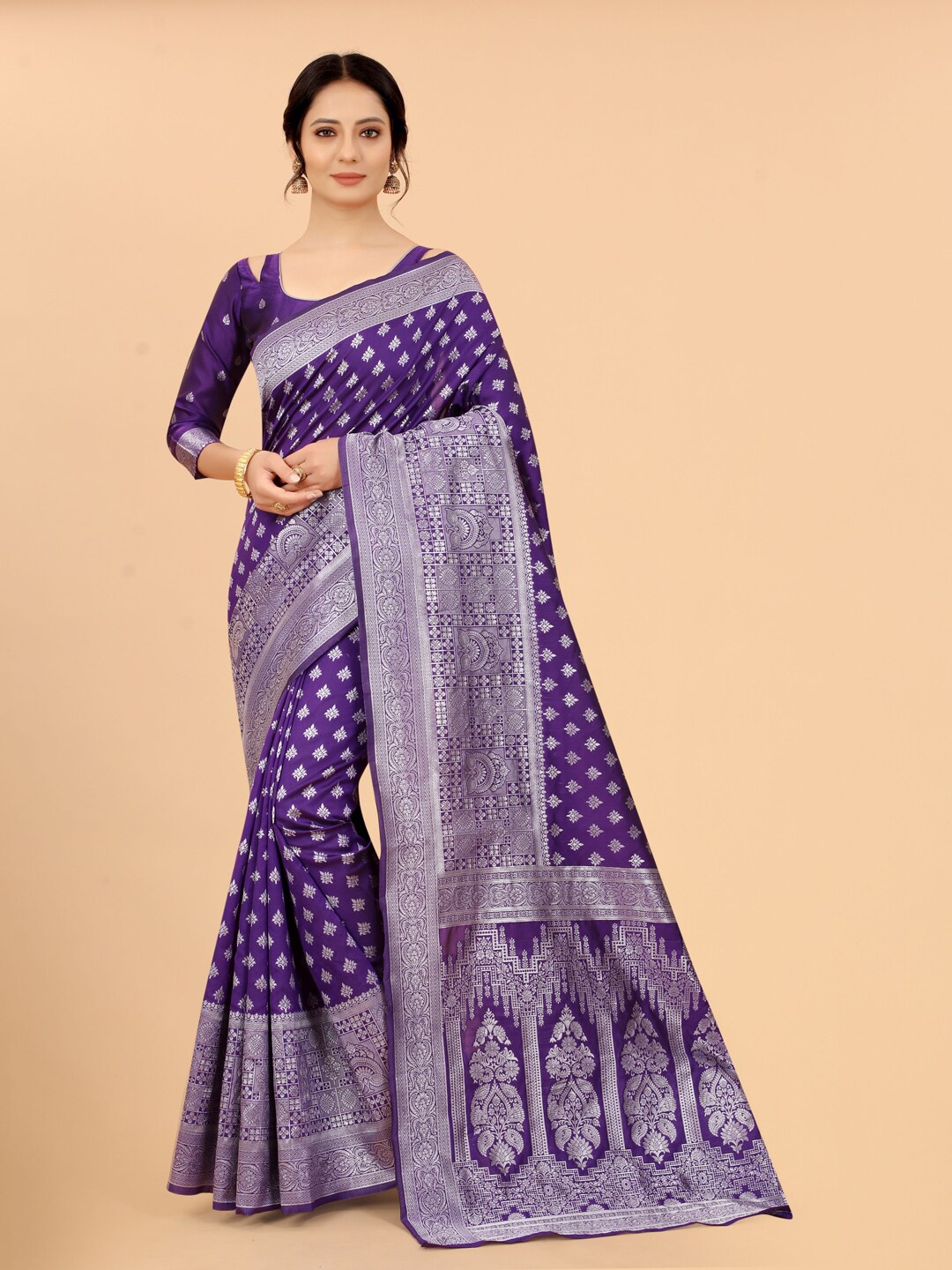 

WELL WORN Purple & Silver-Toned Woven Design Zari Silk Cotton Banarasi Saree