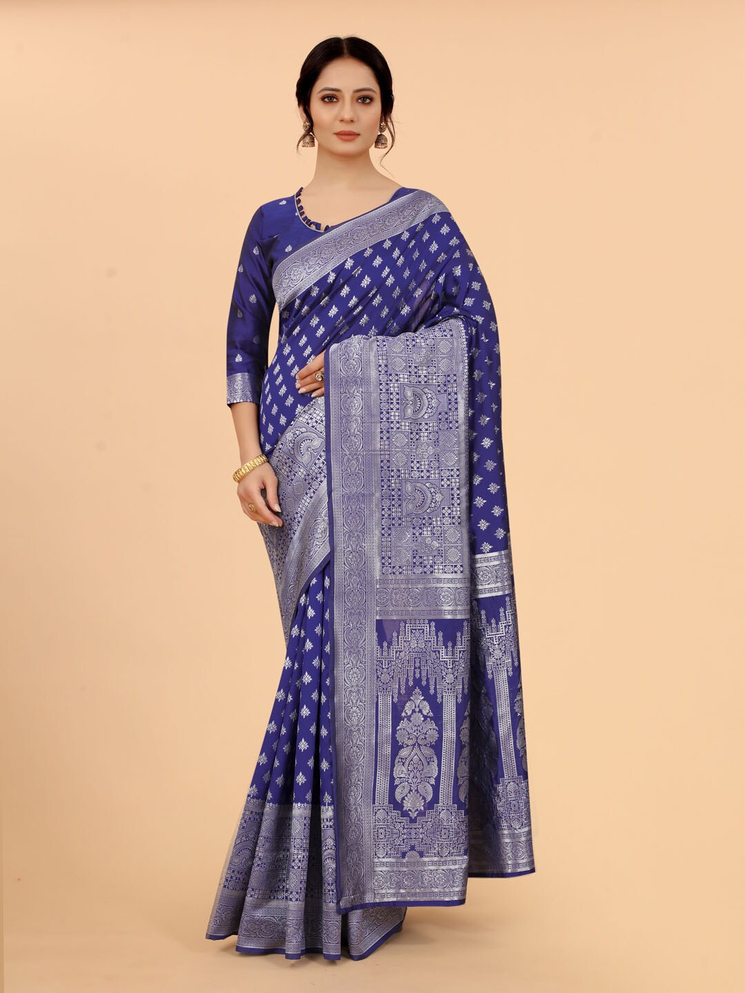 

WELL WORN Women Blue & Silver-Toned Zari Silk Cotton Banarasi Saree