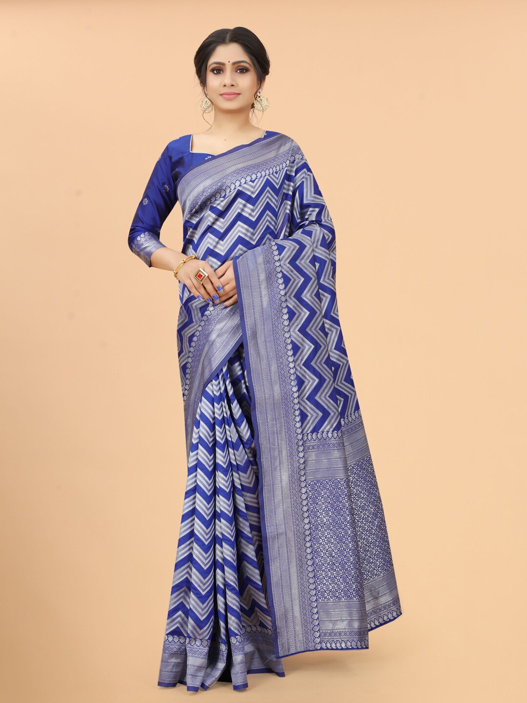 

WELL WORN Women Blue & Silver-Toned Woven Silk Cotton Banarasi Saree