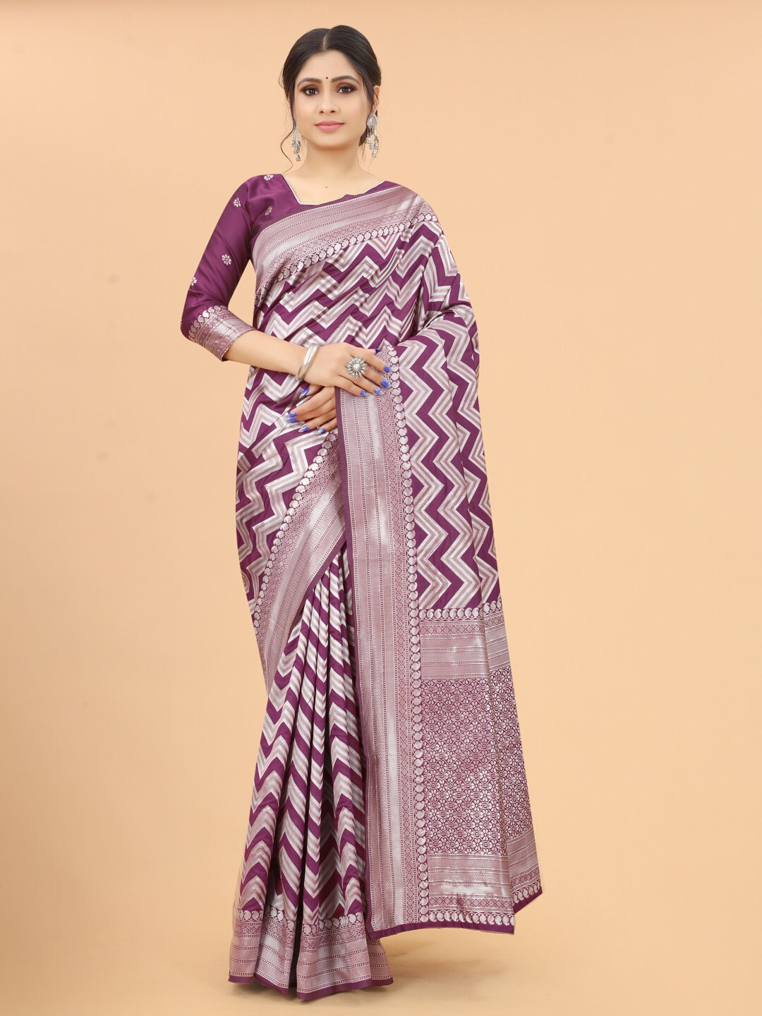 

WELL WORN Purple & Silver-Toned Zari Silk Cotton Banarasi Saree
