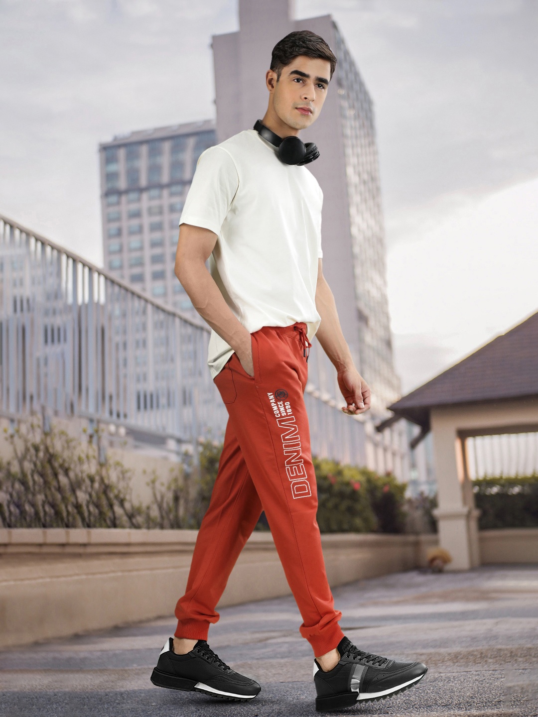 

U.S. Polo Assn. Denim Co. Men Red Brand Logo Printed Knitted Regular Joggers