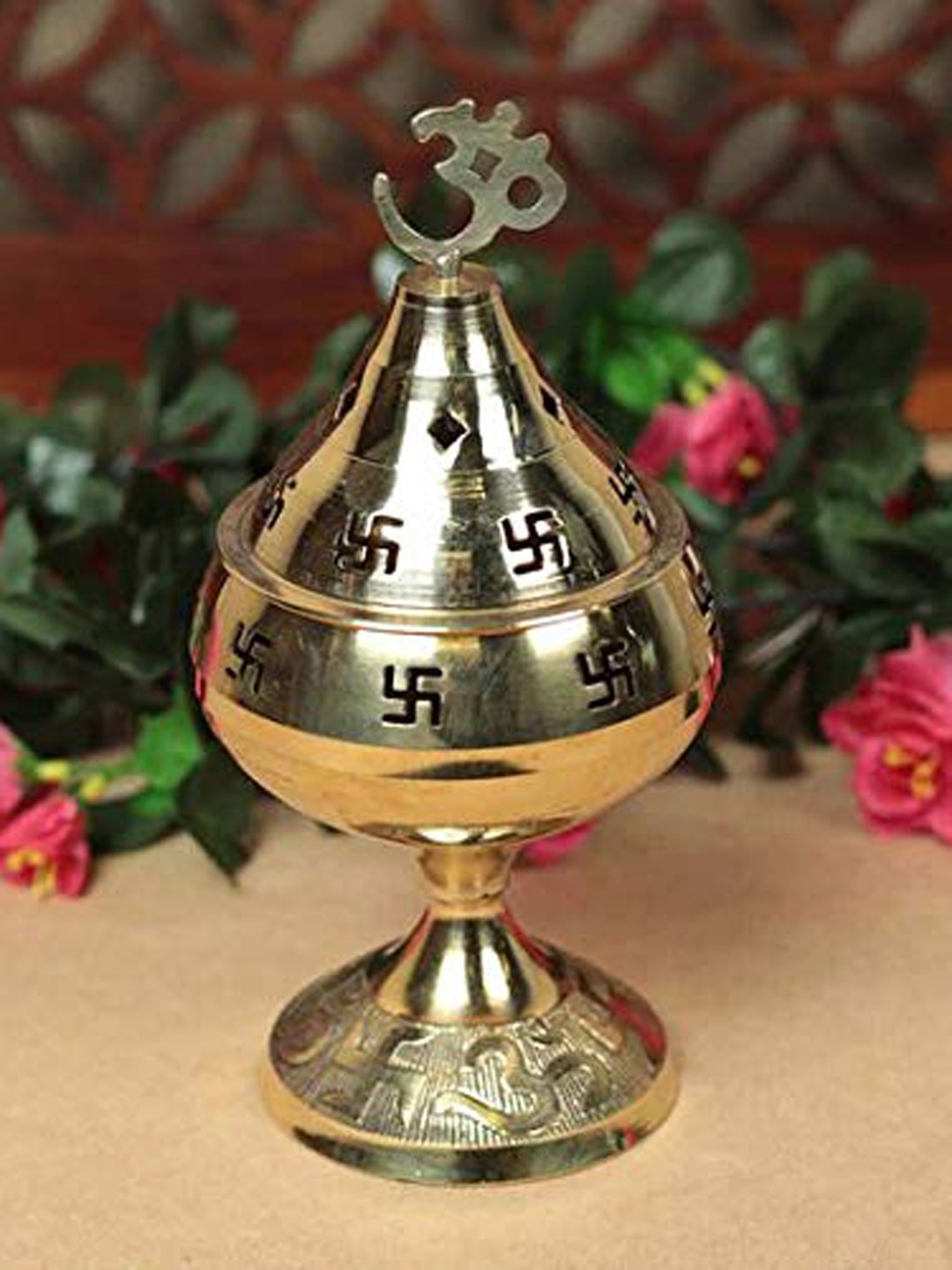 

Fashion Bizz Gold-Toned Om Giya Pooja Essentials