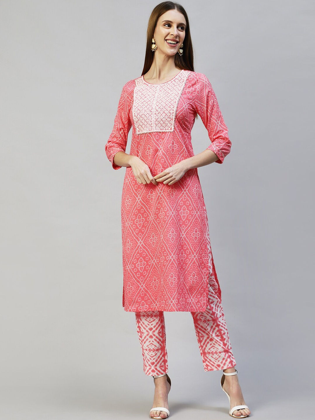 

FASHOR Women Pink Bandhani Printed Sequinned Pure Cotton Kurta with Trousers