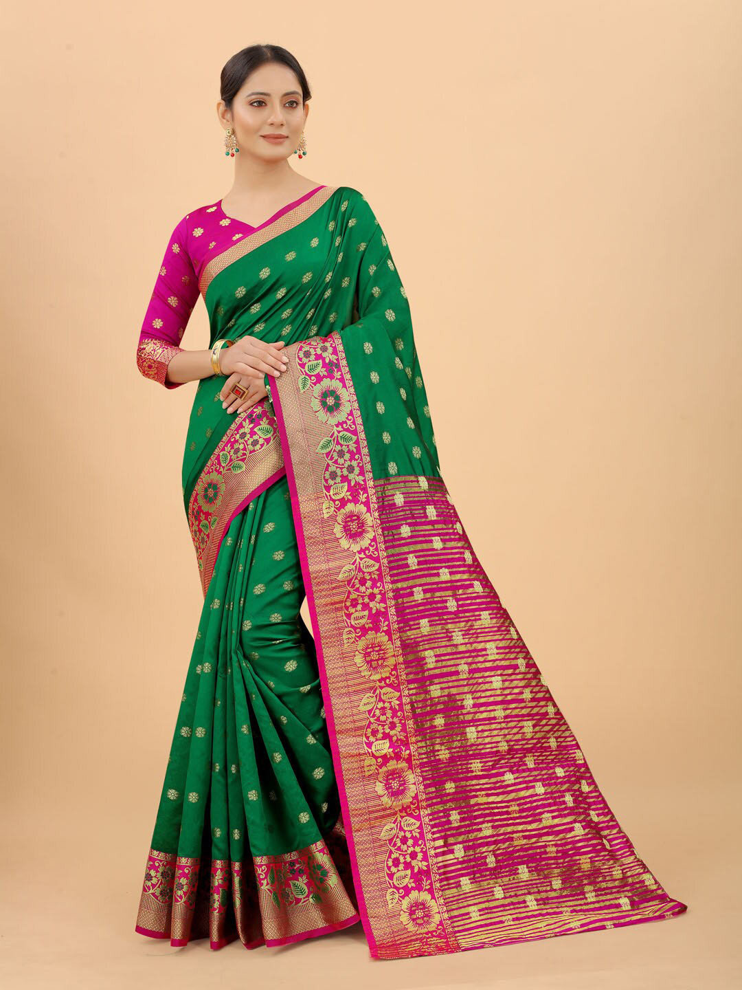 

WELL WORN Women Green & Fuchsia Woven Design Zari Silk Cotton Banarasi Saree