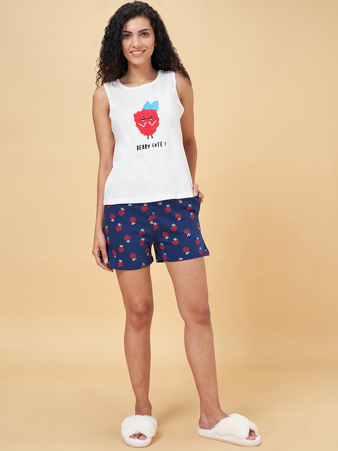 

Dreamz by Pantaloons Women Off White & Blue Printed Night suit