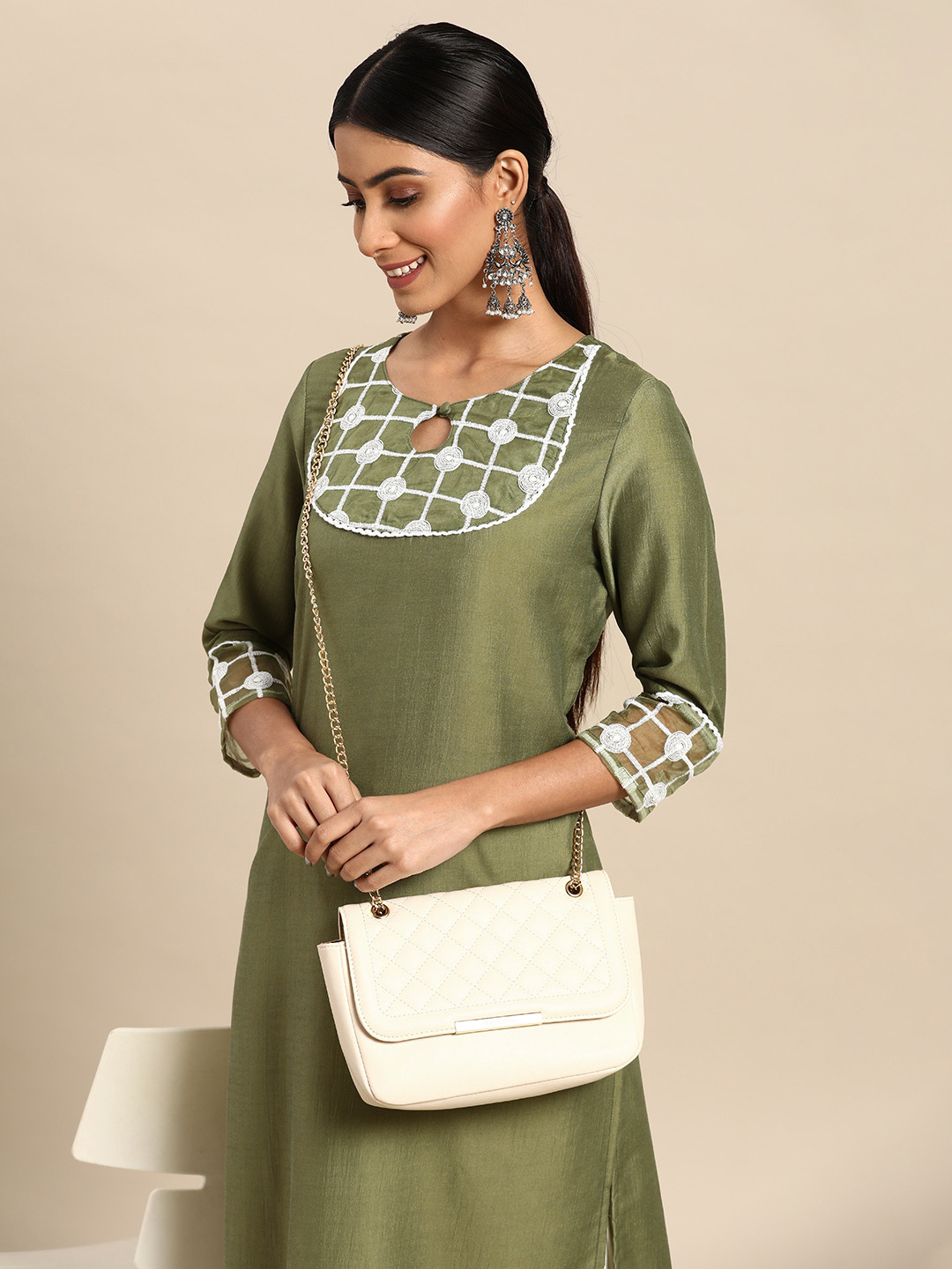 

Sangria Women Green & White Geometric Embroidered Kurta