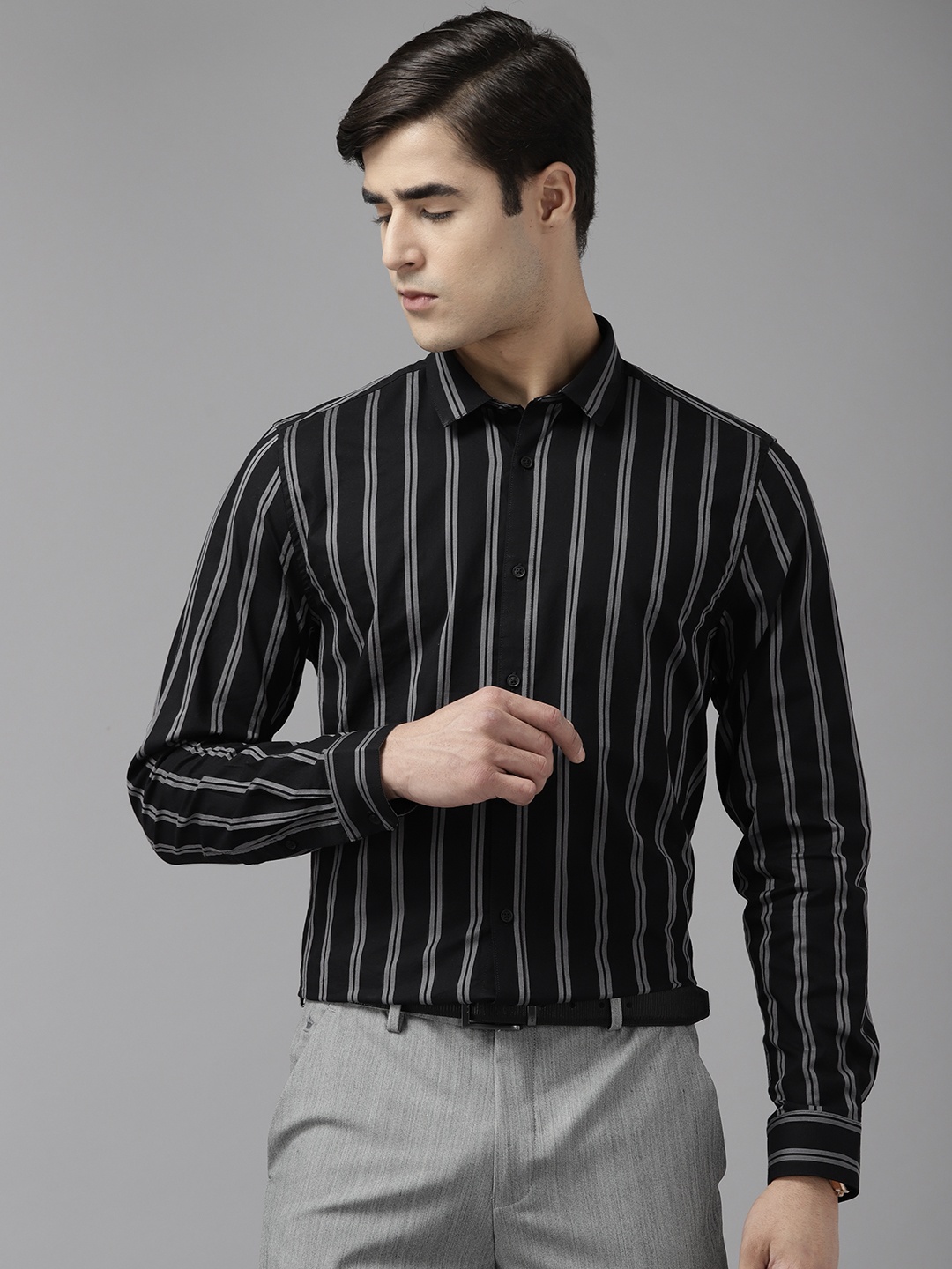 

Blackberrys Men Black & Grey Pure Cotton Slim Fit Striped Formal Shirt