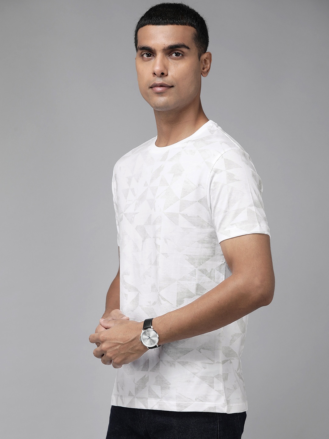 

Blackberrys Men White & Grey Printed Pure Cotton Slim Fit T-shirt
