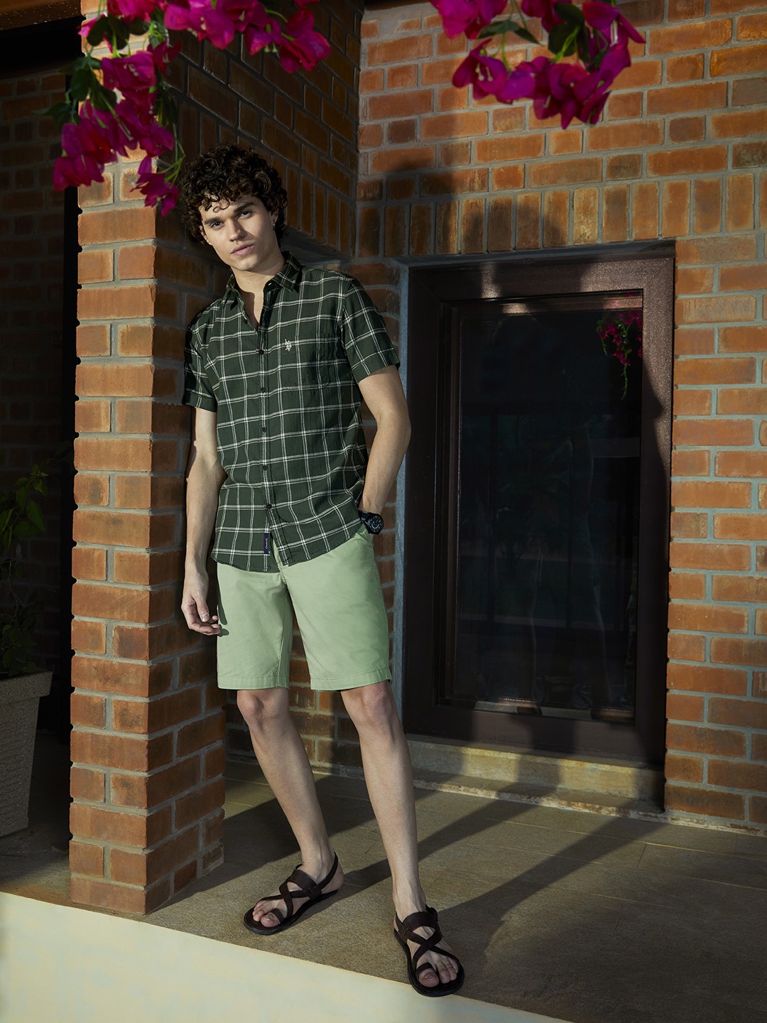 

Blackberrys Men Green Slim Fit Pure Cotton Low-Rise Chino Shorts