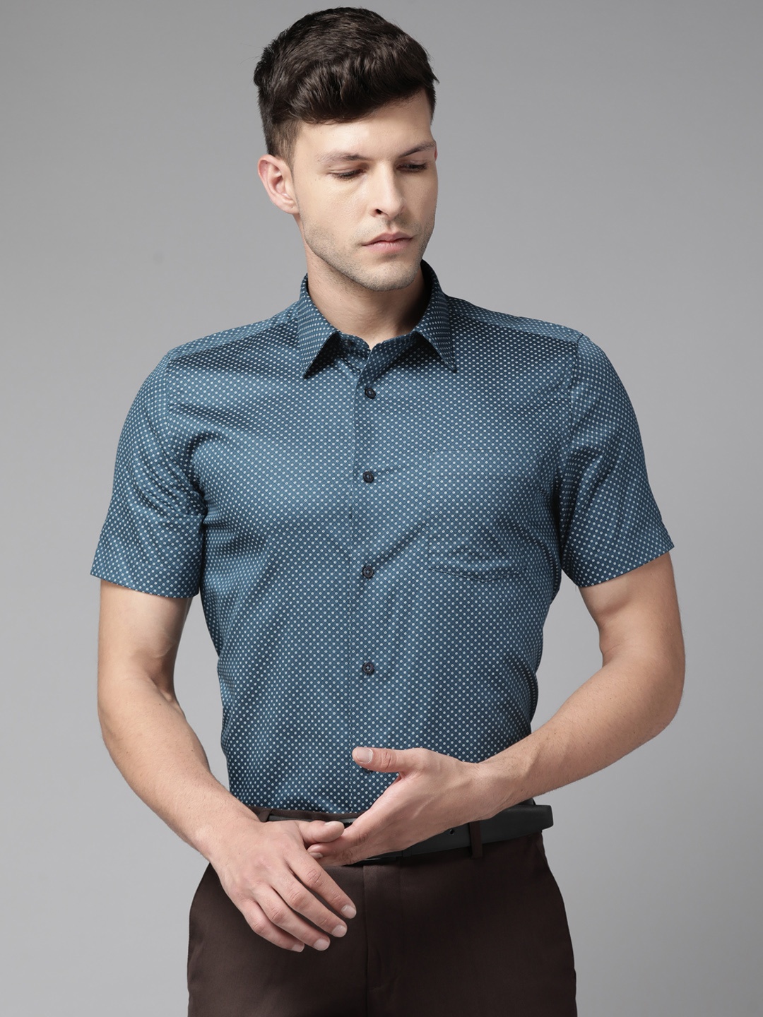 

Blackberrys Men Blue Slim Fit Printed Pure Cotton Formal Shirt