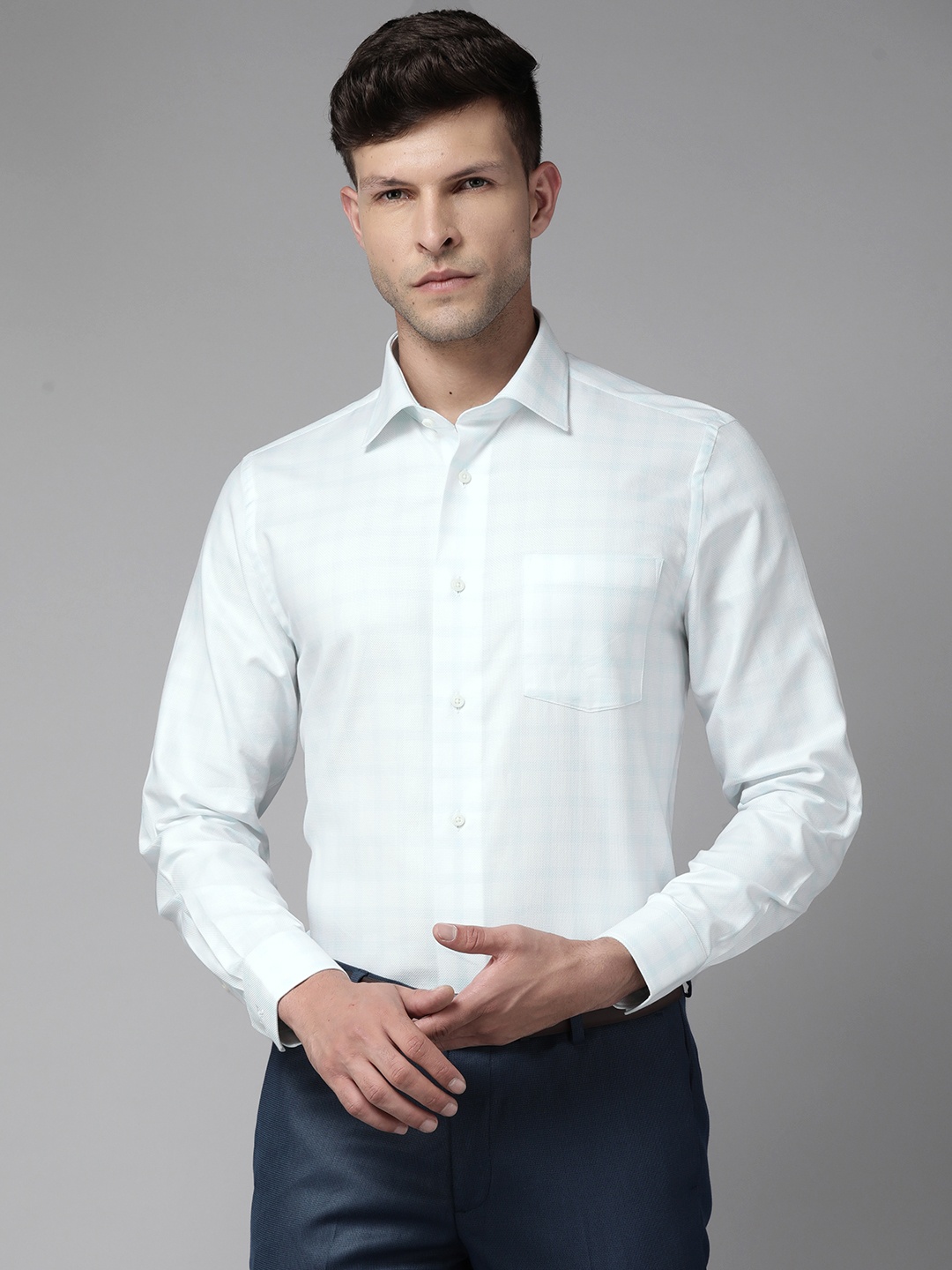 

Blackberrys Men Blue & White Slim Fit Shepherd Checked Pure Cotton Formal Shirt