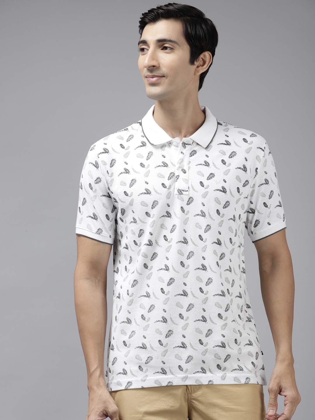 

Blackberrys Men White & Black Tropical Printed Polo Collar T-shirt
