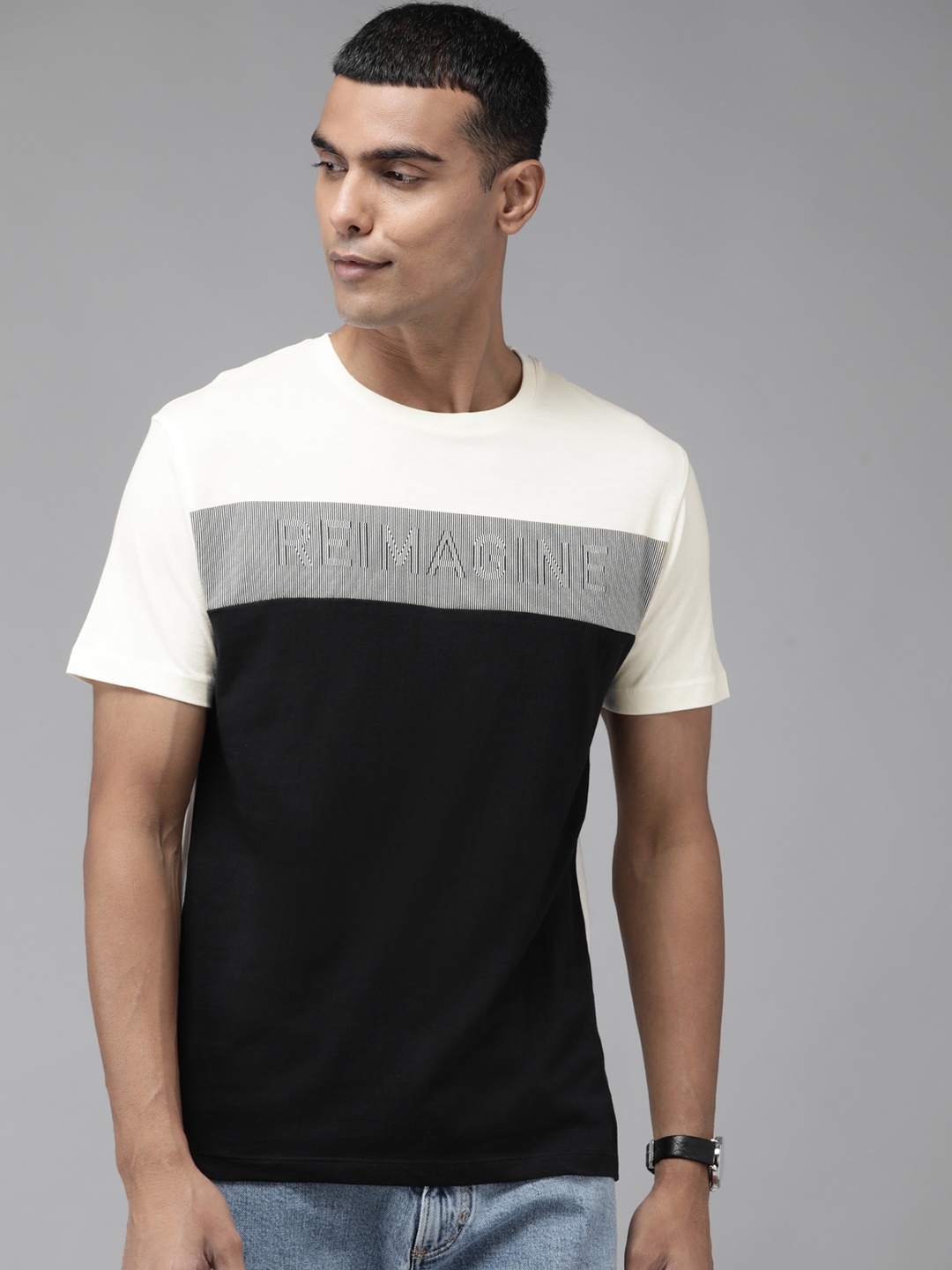 

Blackberrys Men Black & Off White Pure Cotton Colourblocked Slim Fit T-shirt