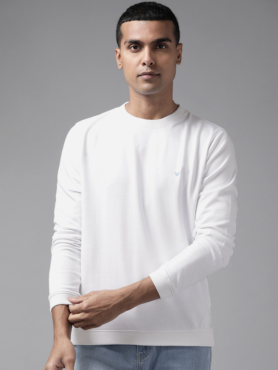 

Blackberrys Men White Solid Sweatshirt