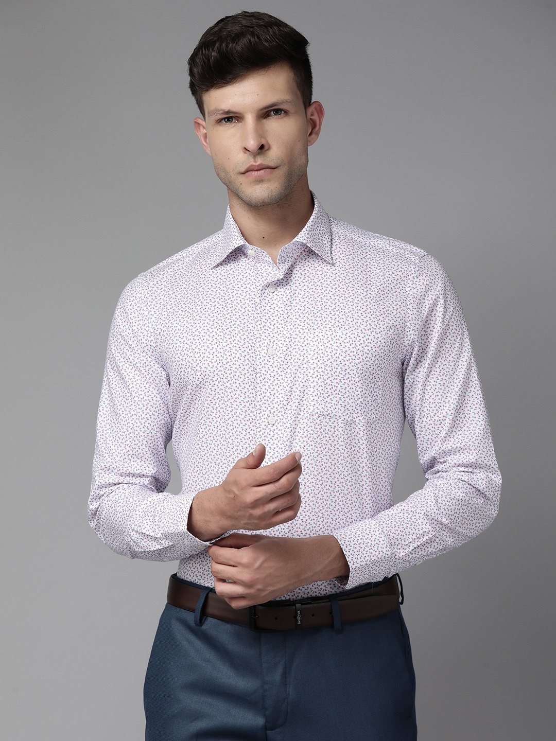 

Blackberrys Men White & Blue Slim Fit Printed Formal Shirt