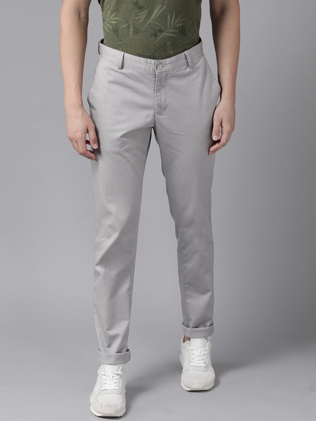 

Blackberrys Men Grey Solid Low-Rise Tapered Fit Chinos