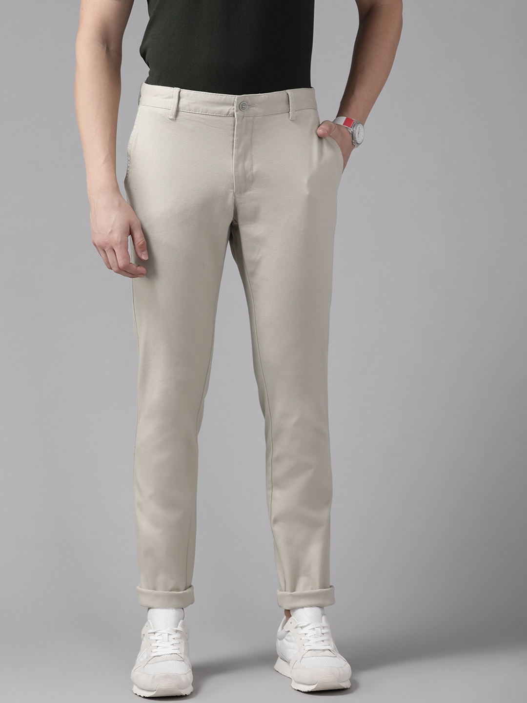 

Blackberrys Men Tapered Fit Low-Rise Chinos, Beige