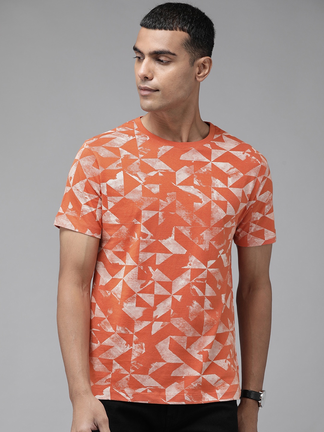

Blackberrys Men Orange & Off White Pure Cotton Printed Slim Fit T-shirt