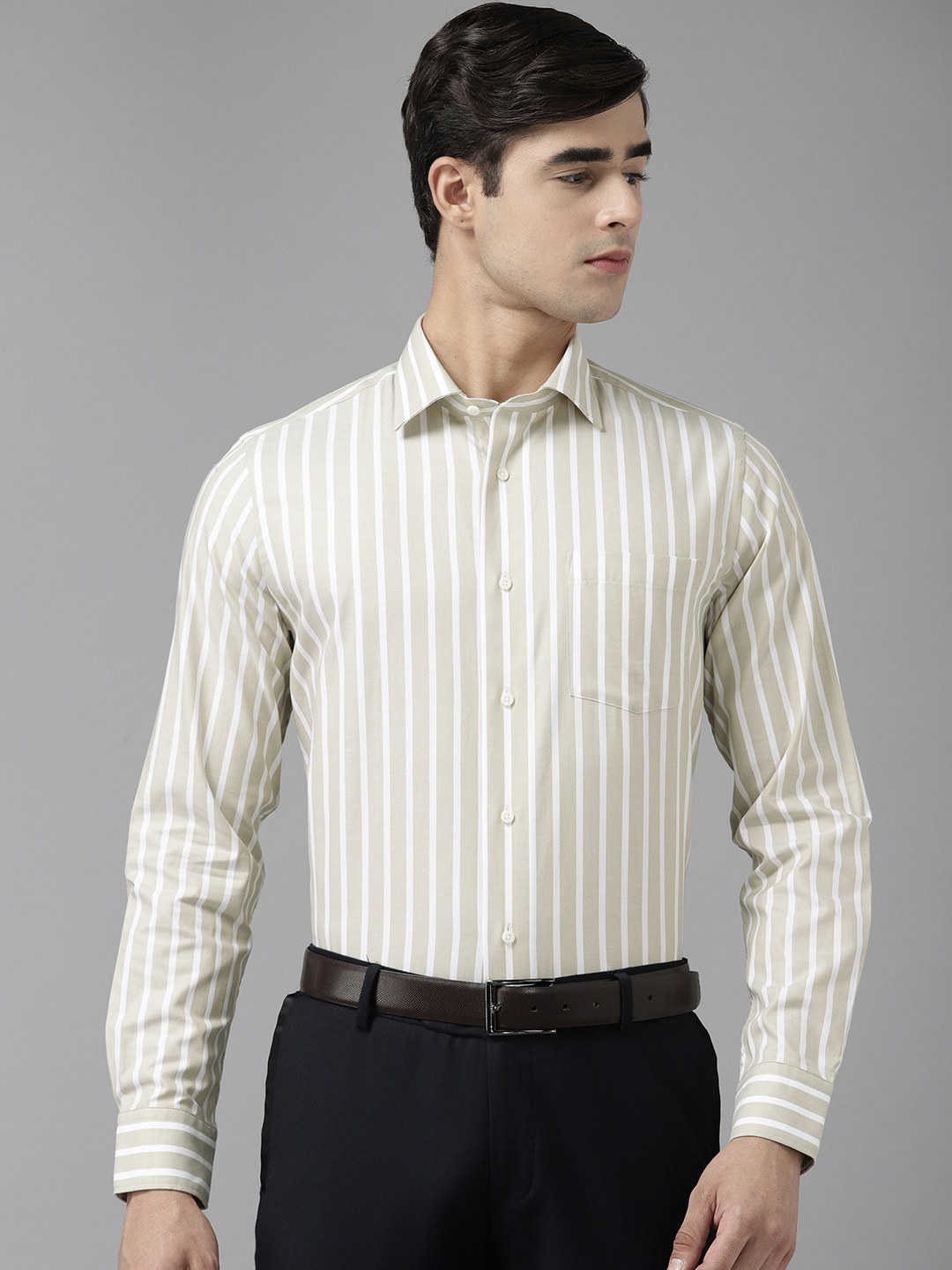 

Blackberrys Men Beige & White Pure Cotton Slim Fit Striped Formal Shirt
