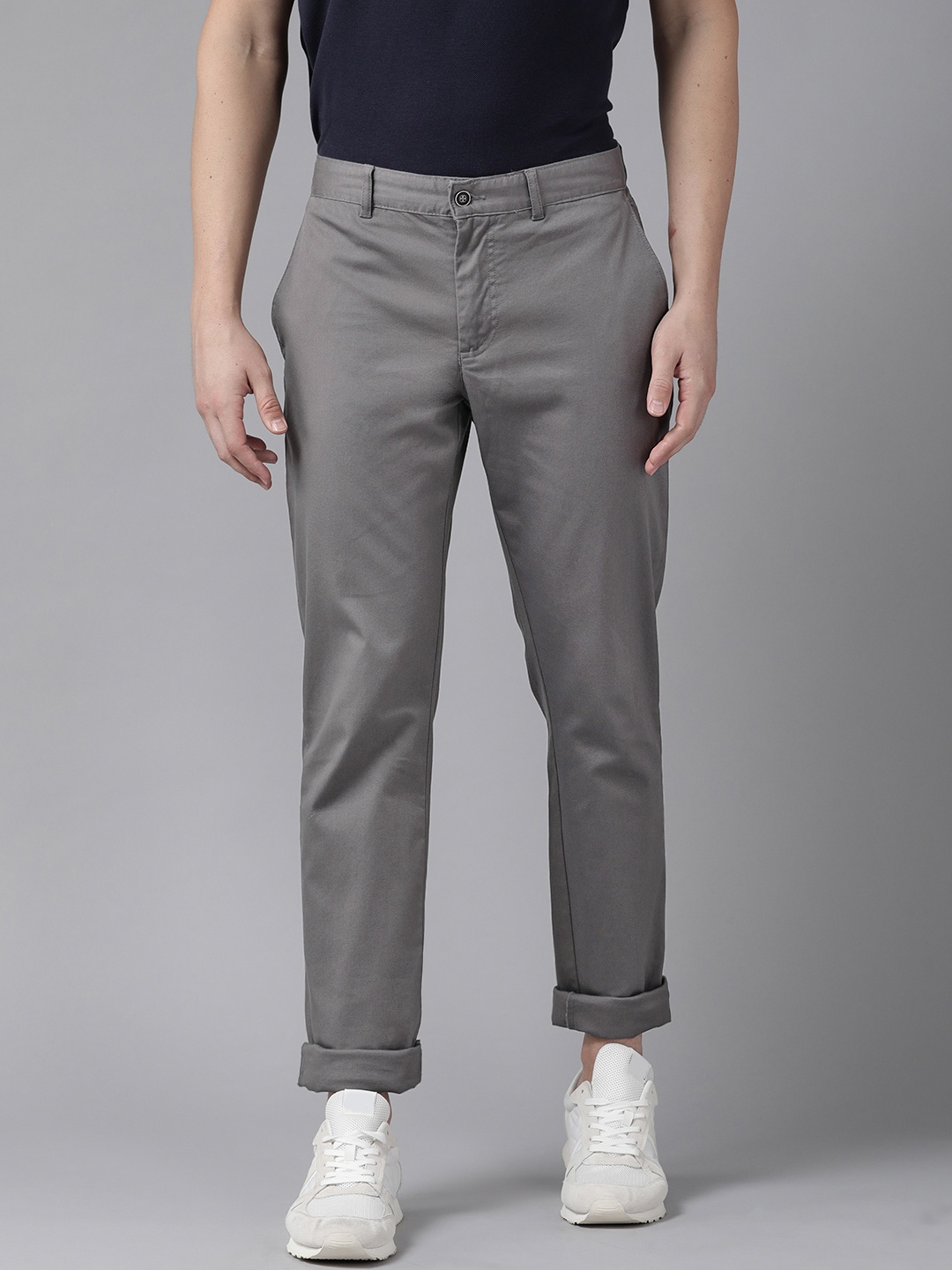

Blackberrys Men Charcoal Grey Solid Slim Fit Chinos