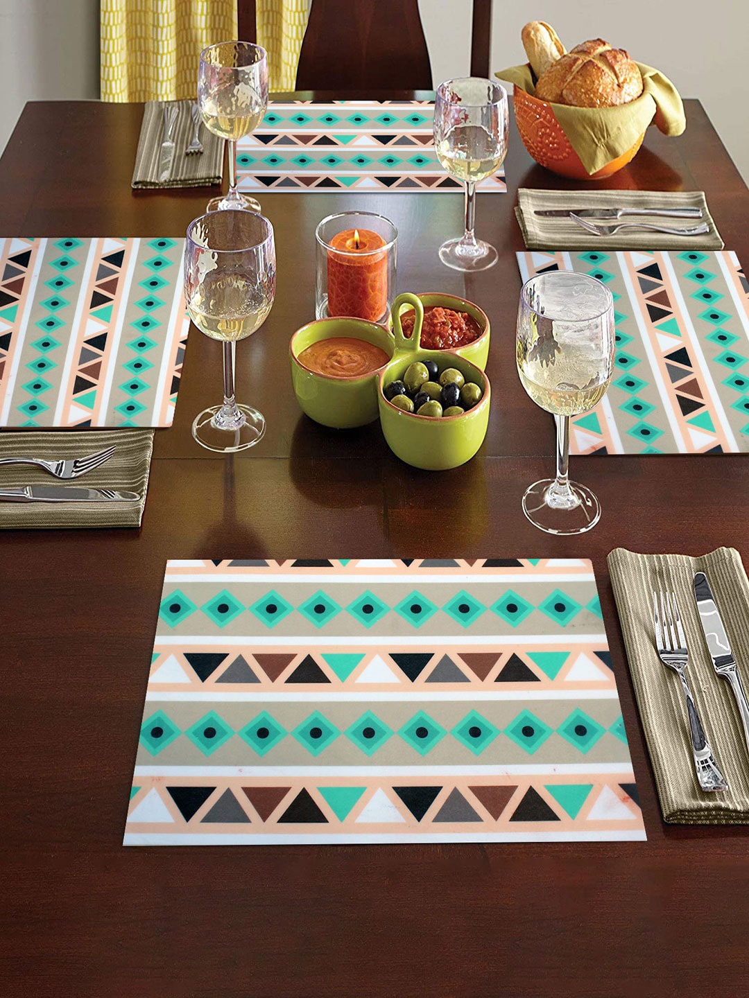 

LUXEHOME INTERNATIONAL Set Of 4 Beige & Brown Geometrical Printed Table Placemats