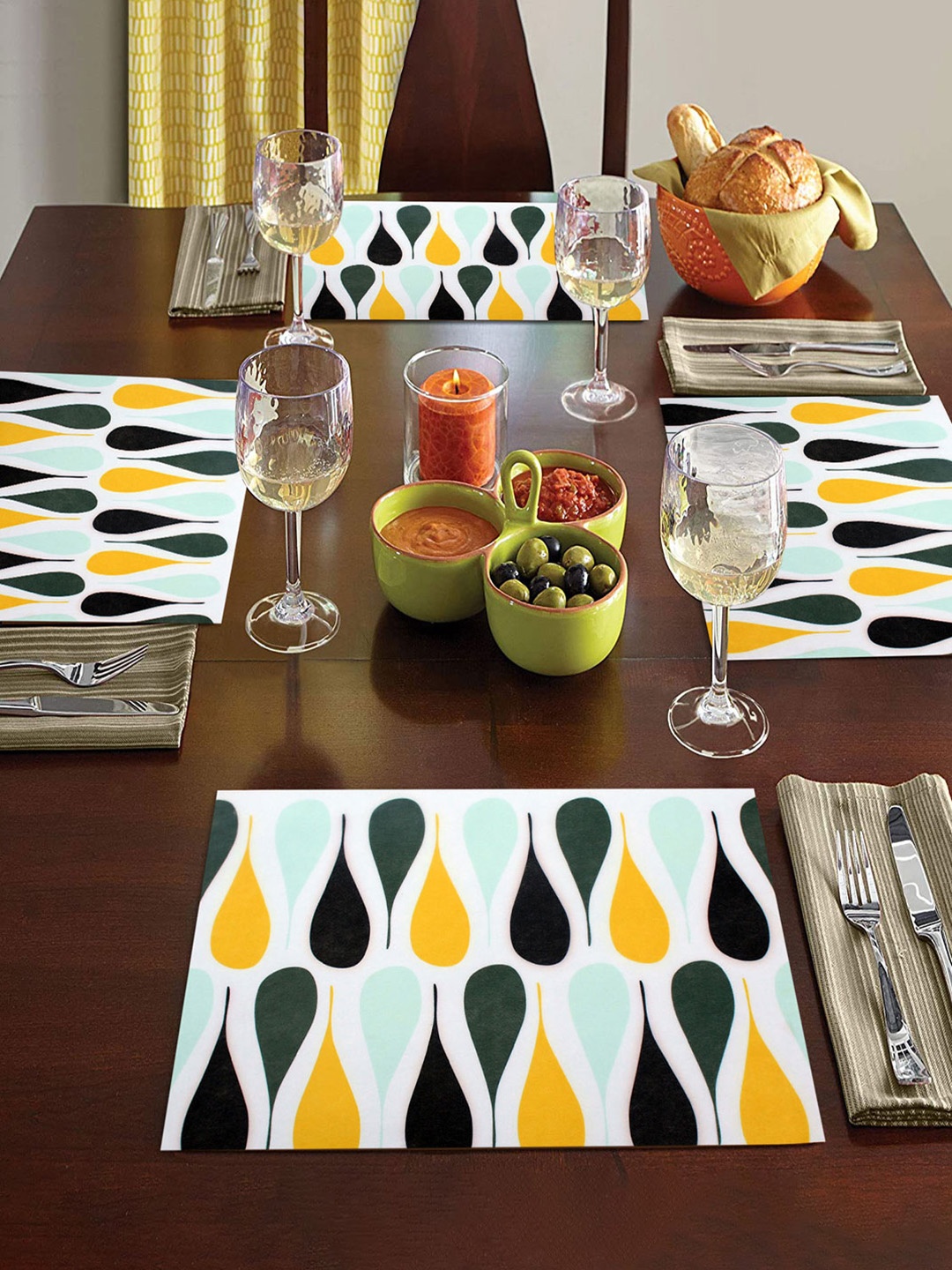 

LUXEHOME INTERNATIONAL Set Of 4 Printed Table Placemats, Yellow