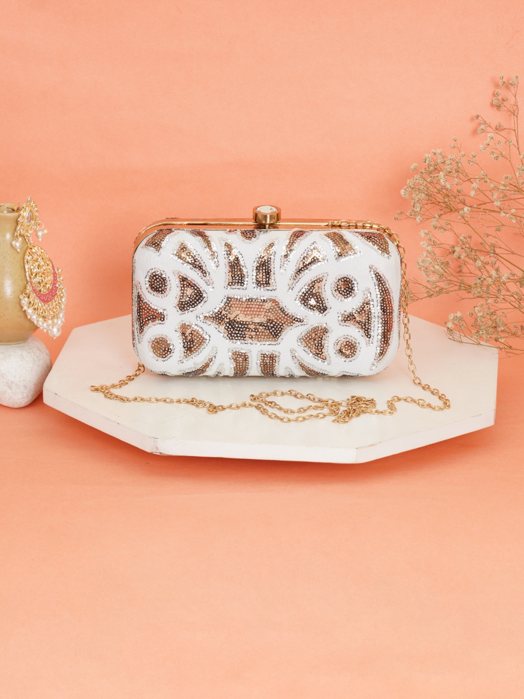 

FABBHUE Gold-Toned & White Textured Box Clutch