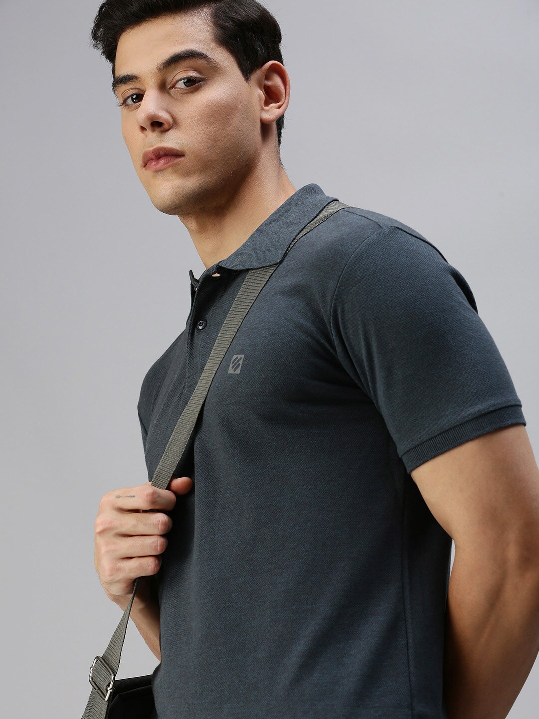 

ONN Men Turquoise Blue Polo Collar T-shirt