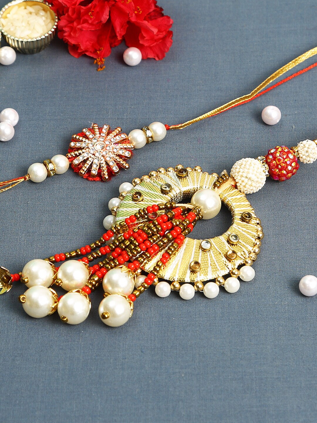 

Aapno Rajasthan Unisex Red Rakhi