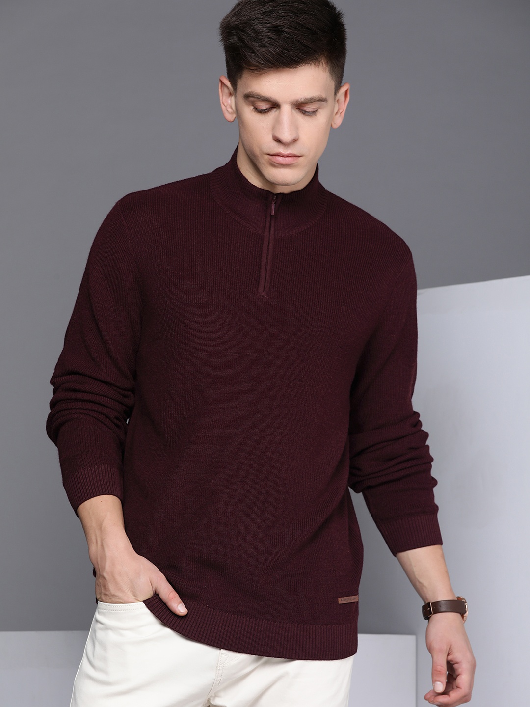 

Kenneth Cole Men Burgundy Solid Knitted Pullover