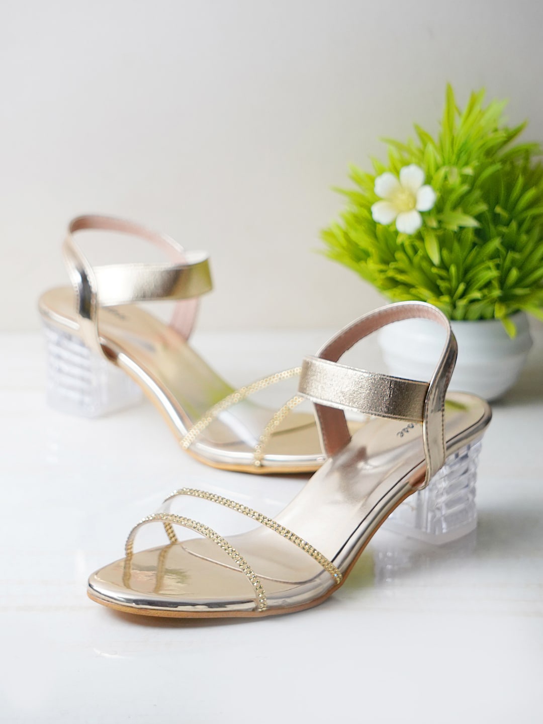 

Sanhose Gold-Toned Women Embellished Party transparent Block Sandals with Buckles