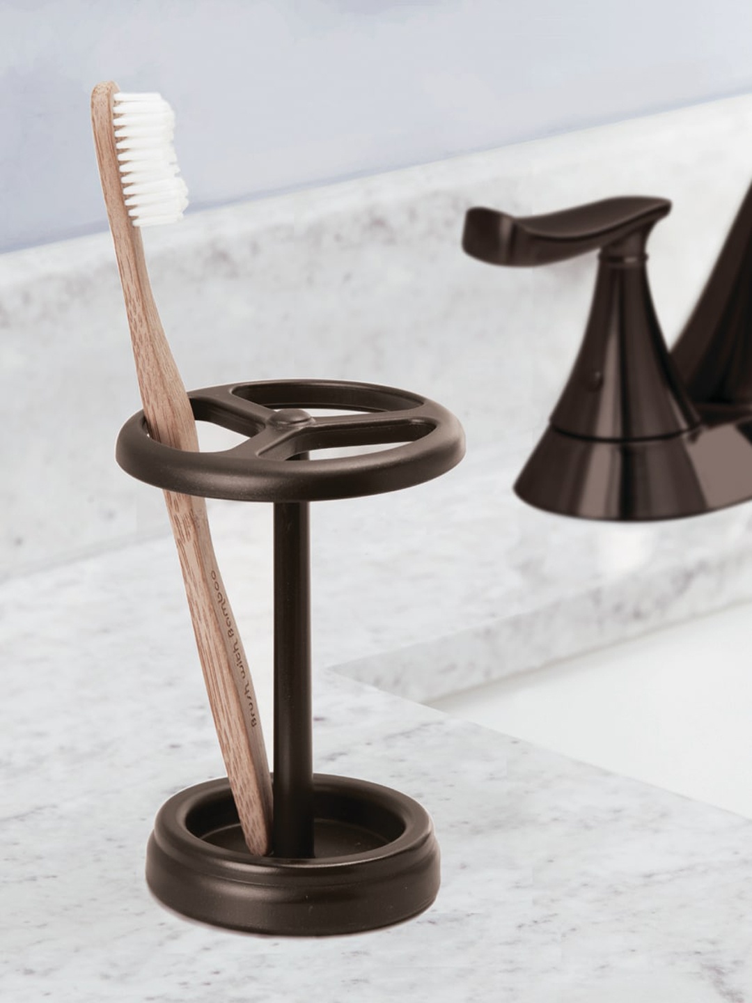 

INTERDESIGN Bronze-Toned Solid Toothbrush Holder