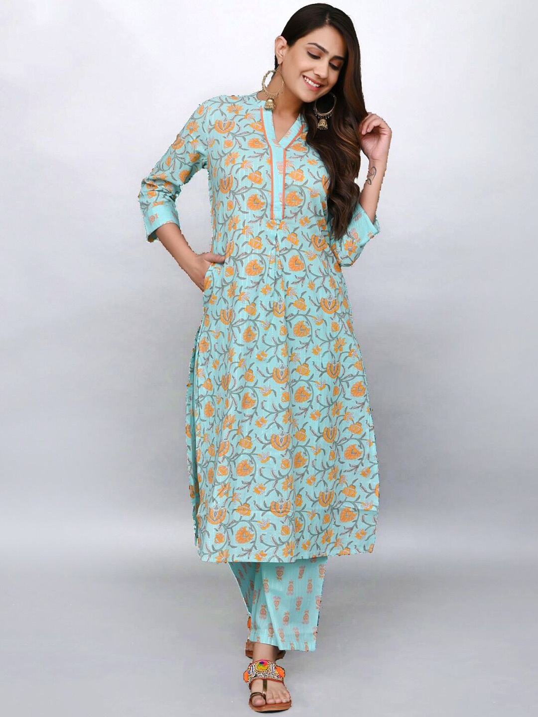 

PRAKRTEE Women Sea Green Floral Printed Pure Cotton Kurta with Trousers