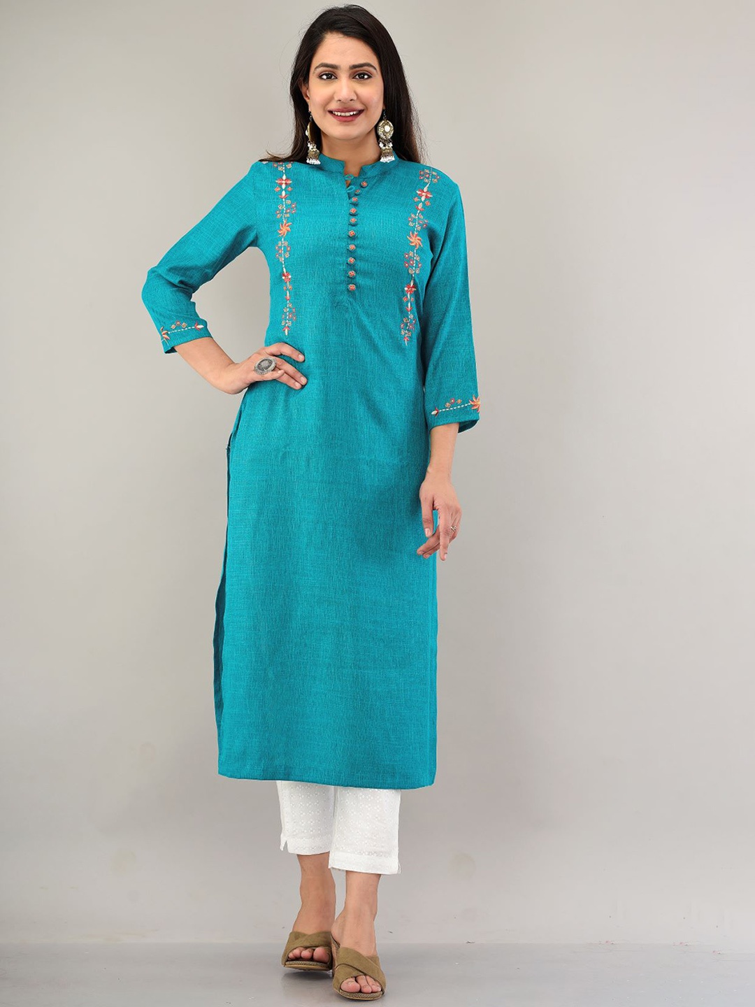 

PRAKRTEE Women Blue Mandarin Collar Embroidered Kurta