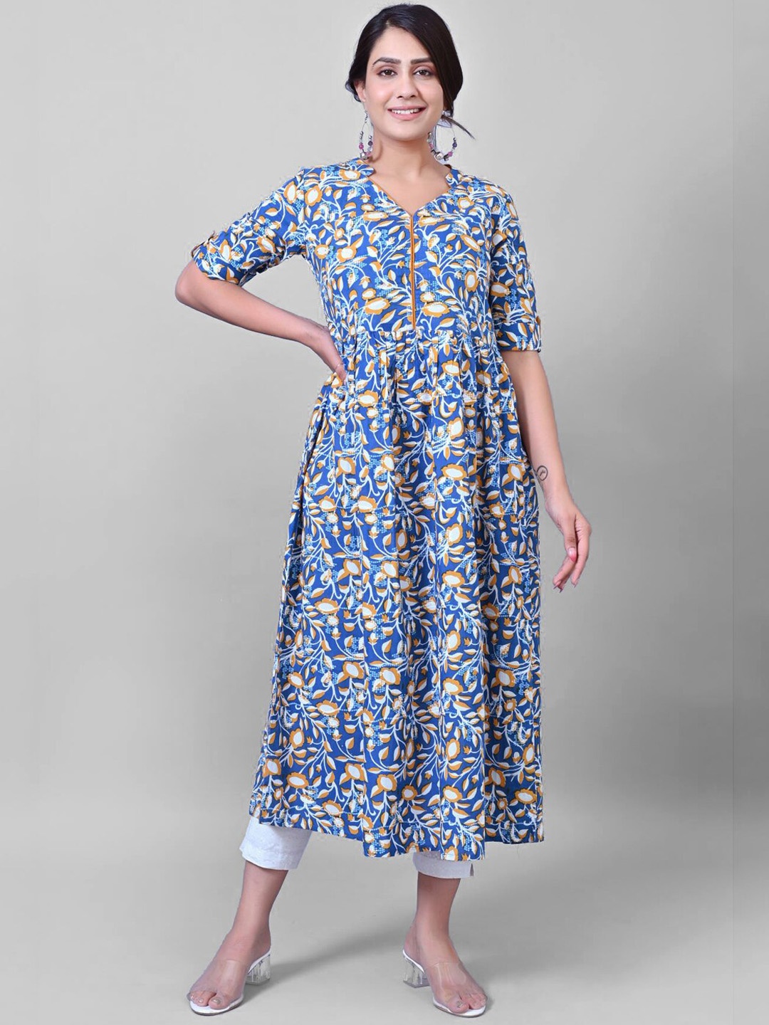 

PRAKRTEE Women Blue Geometric Printed Anarkali Kurta