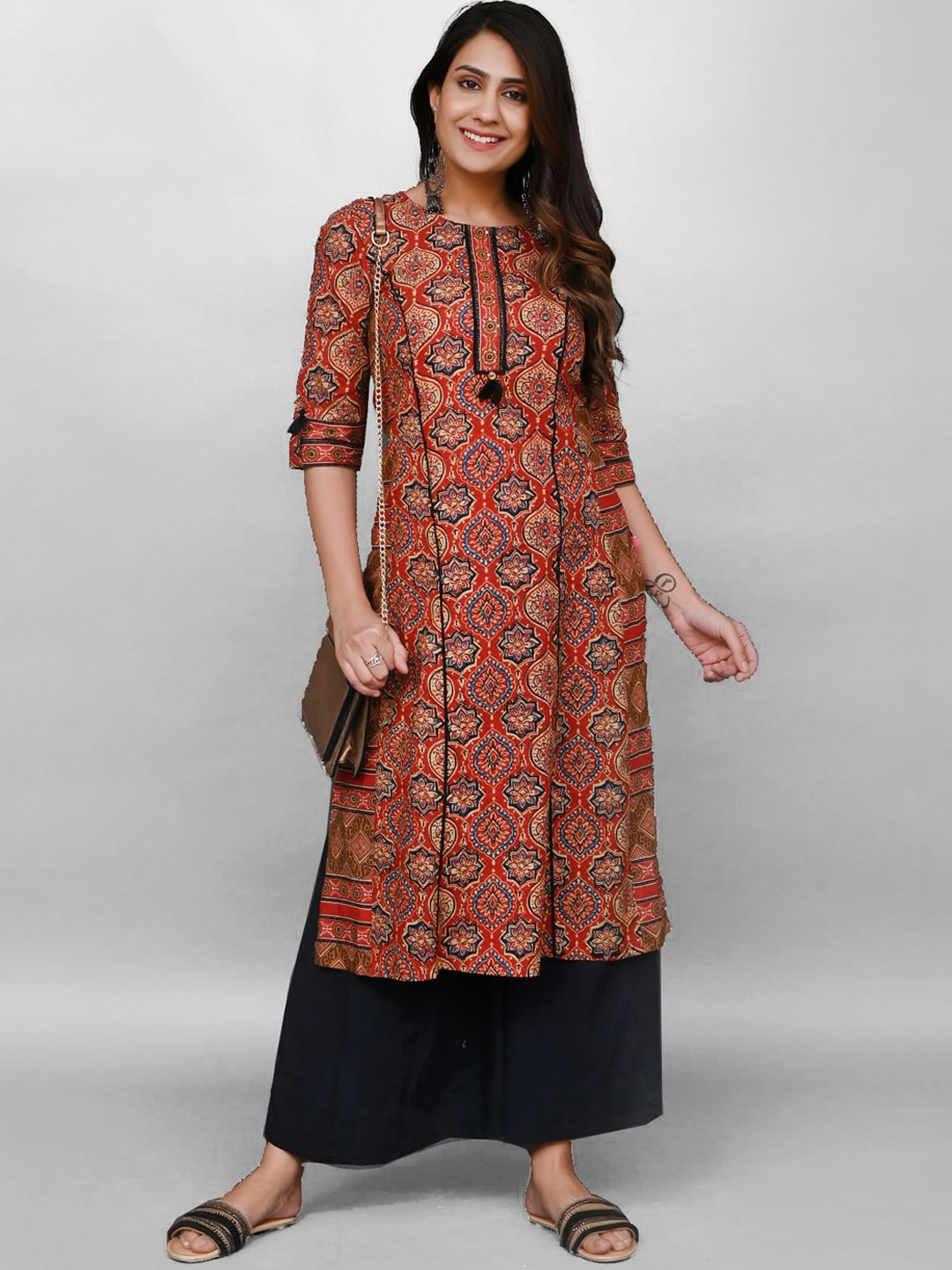 

PRAKRTEE Women Maroon Printed Kurta
