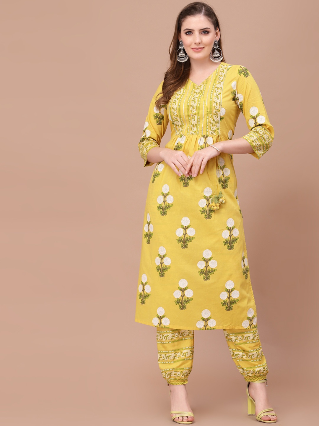 

PRAKRTEE Women Yellow Floral Printed Pure Cotton Kurta with Salwar