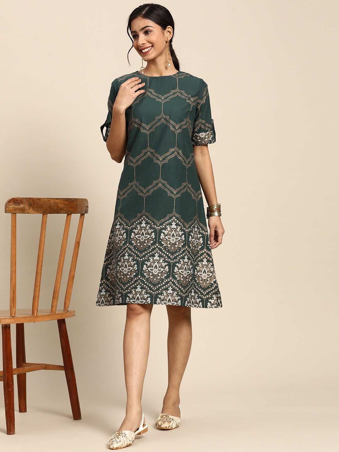 

Sangria Women Green & Golden Printed Pure Cotton Ethnic Dress