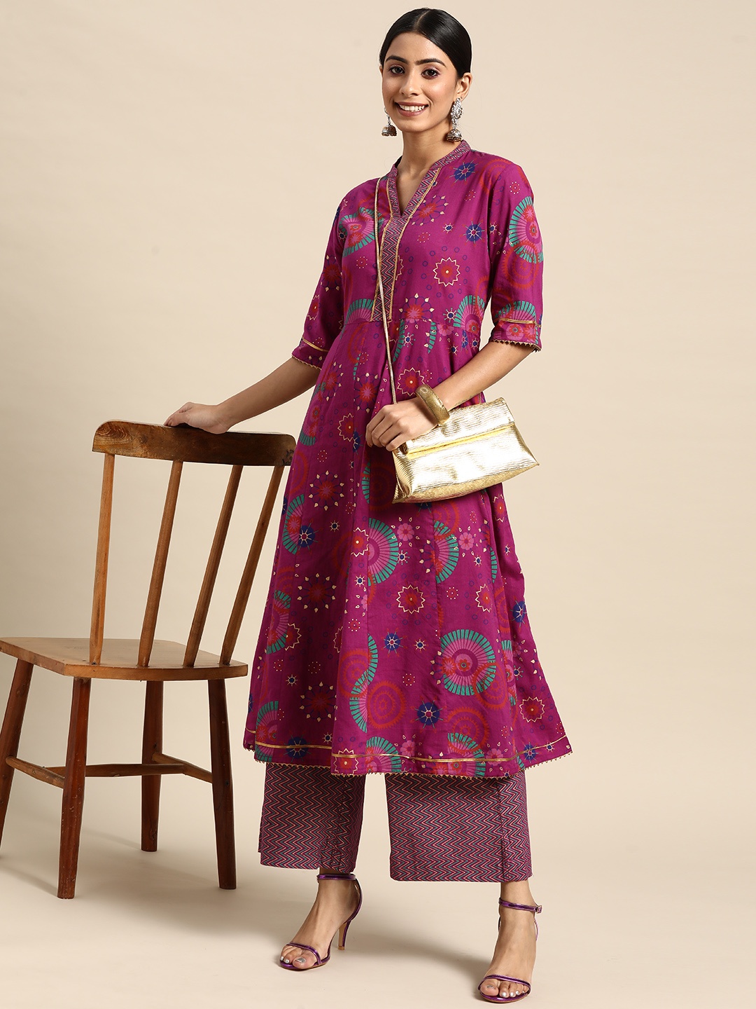 

Sangria Women Fuchsia Pink & Green Ethnic Motifs Printed Gotta Patti Kurta with Palazzos