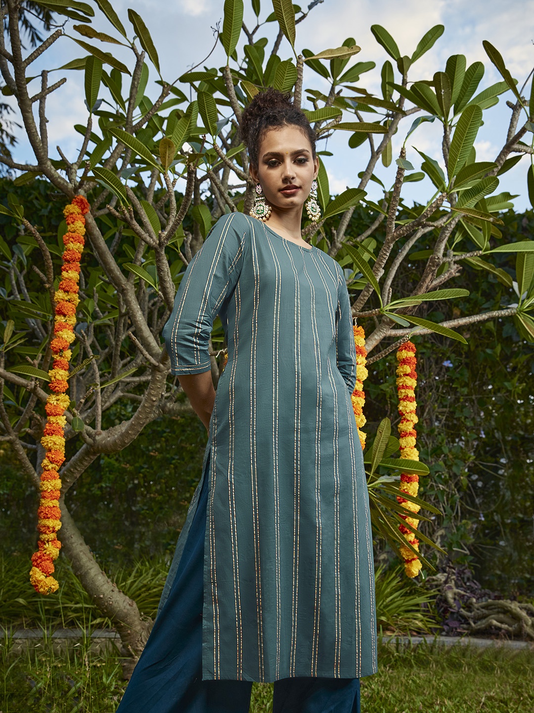 

Sangria Women Green & Gold-Toned Striped Cotton Kurta