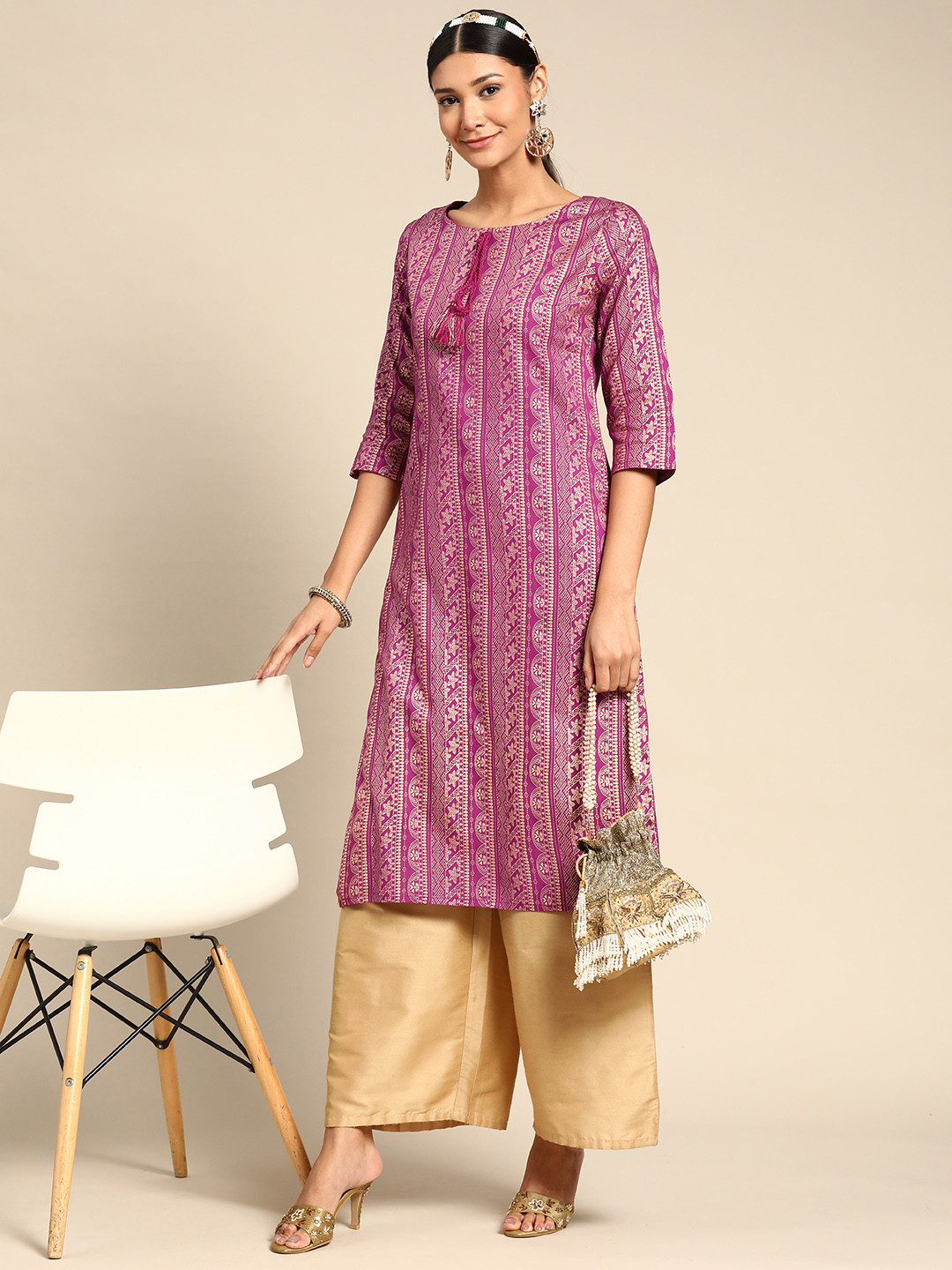 

Sangria Women Purple & Gold-Toned Ethnic Motifs Printed Kurta