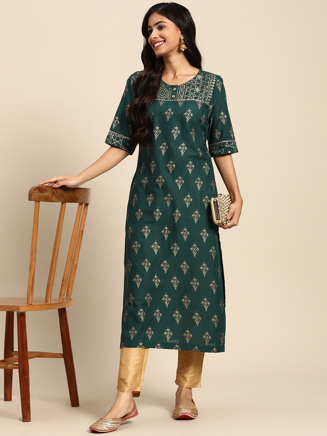 

Sangria Women Green & Golden Ethnic Motifs Printed Gotta Patti Pure Cotton Kurta