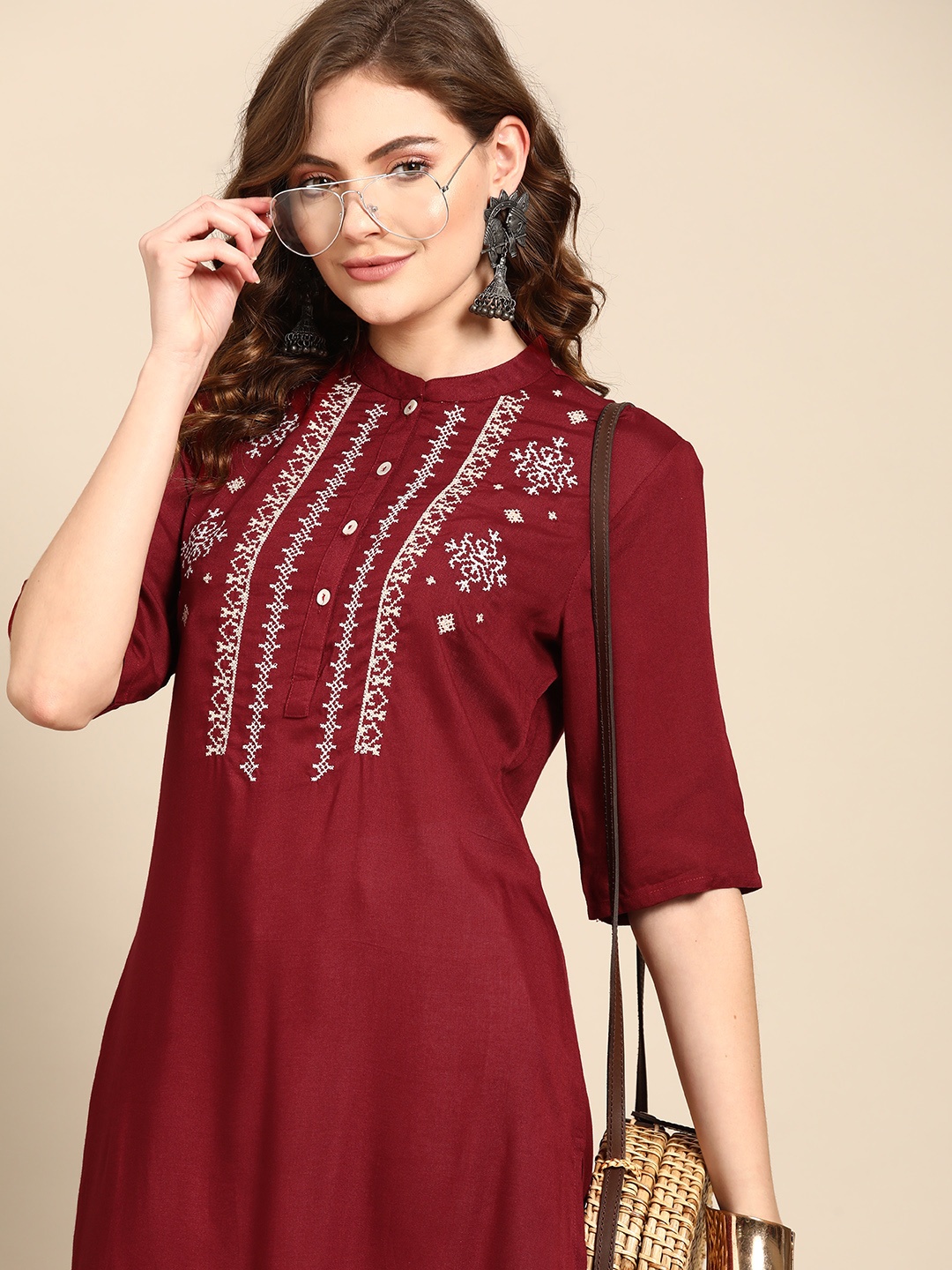 

Sangria Women Maroon & White Ethnic Motifs Embroidered Kurta